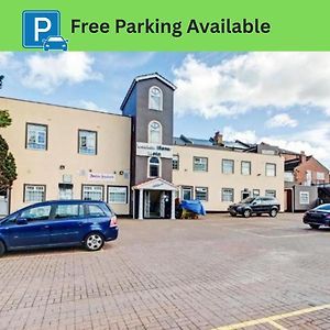 Oyo Bostons Manor Hotel, Hanwell London
